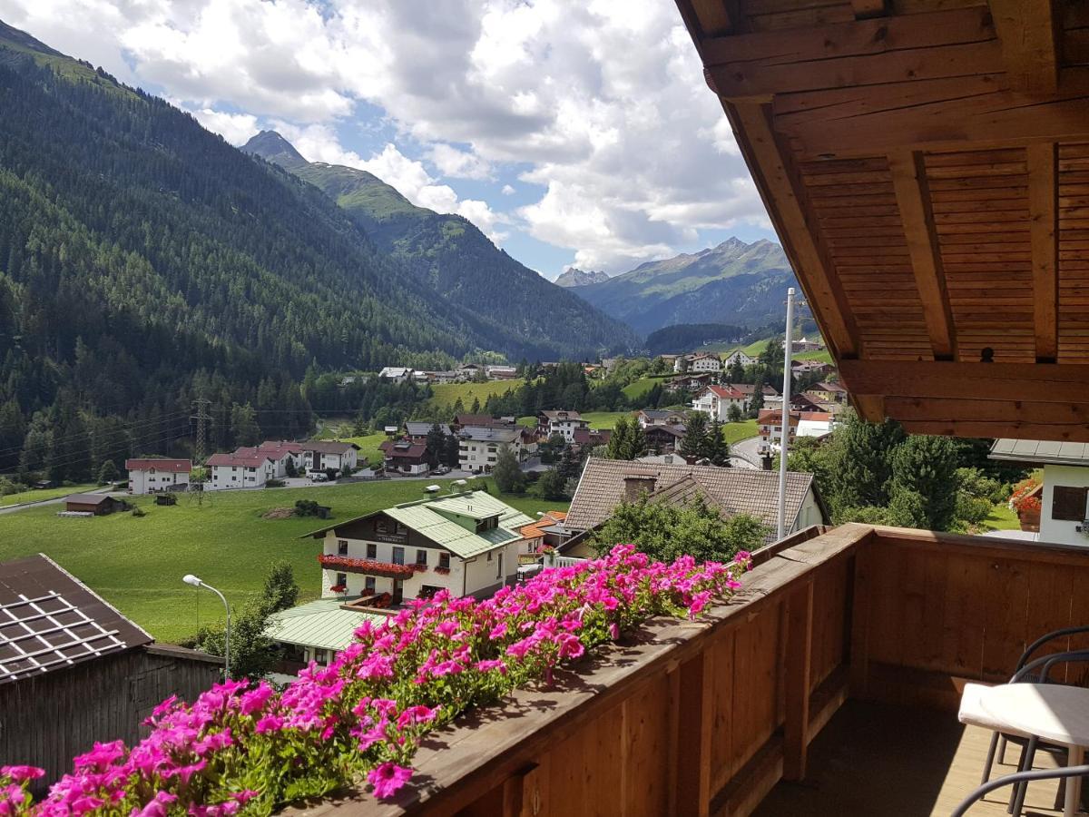 Bed and Breakfast Haus Christaldo Sankt Anton am Arlberg Esterno foto